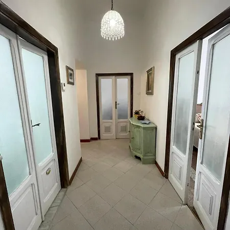 Tommy Apartment *